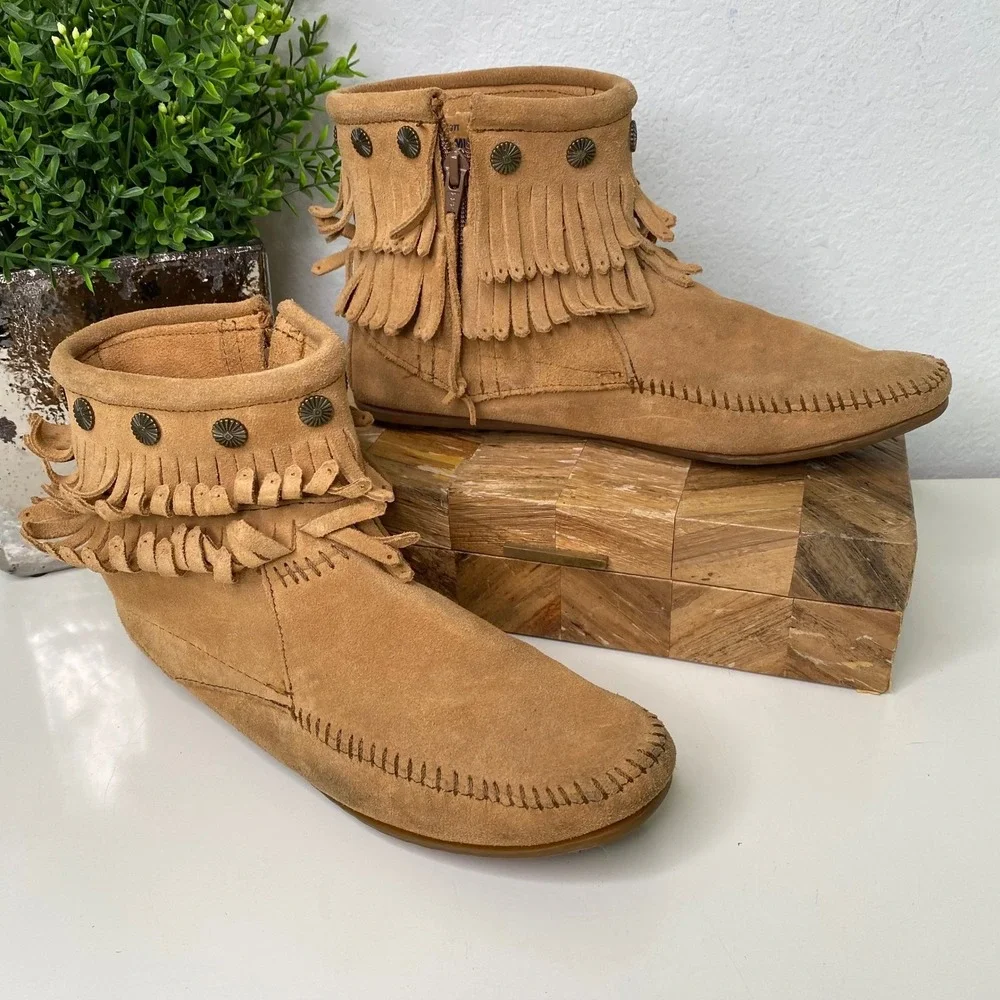 Minnetonka Women's Double-Fringe Side-Zip Tan Suede‎ Boots Size 10